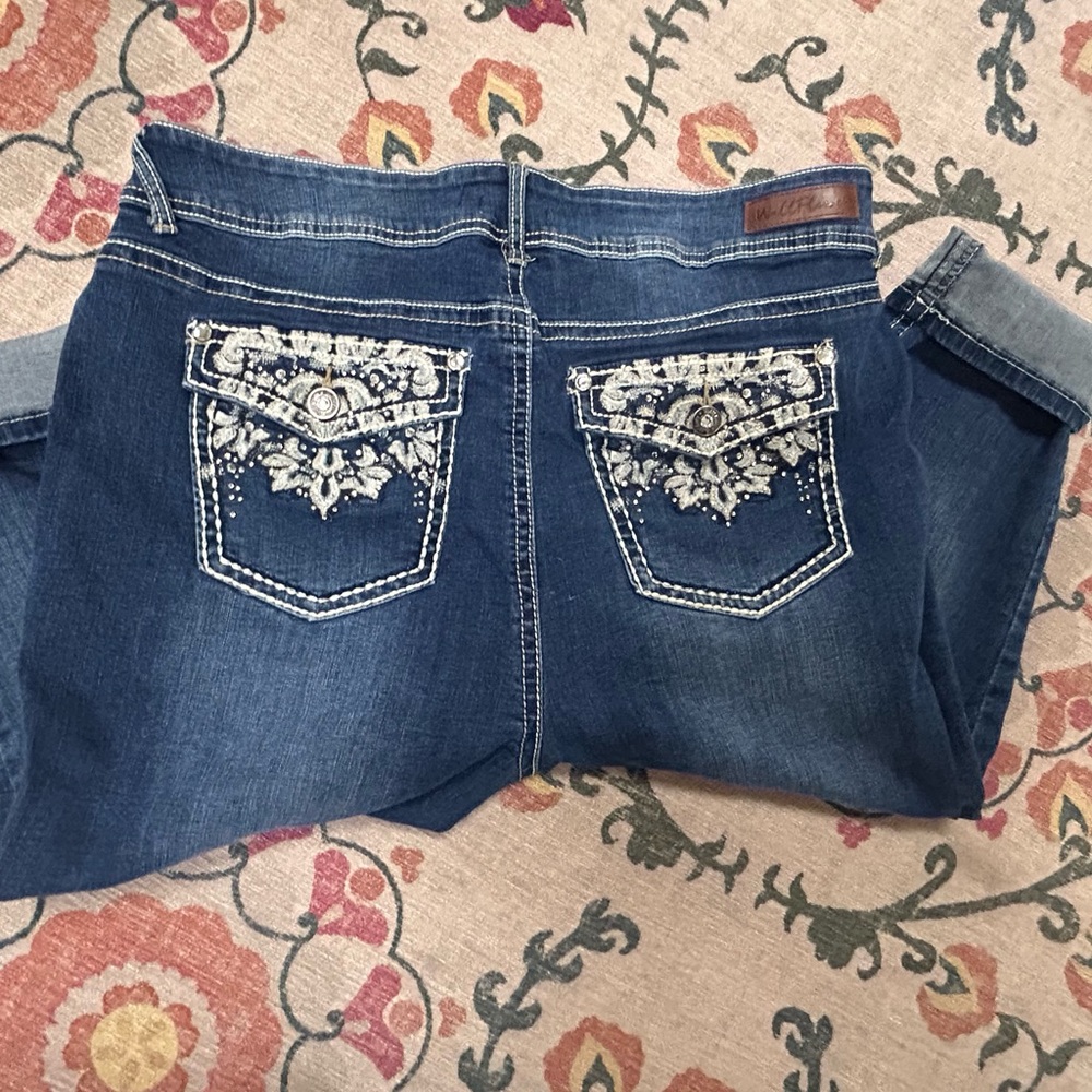 Wallflower Dark Blue Capri Jeans - Picture 3 of 6